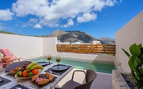 Sugarwhite Suites With Private Not Heated Pool